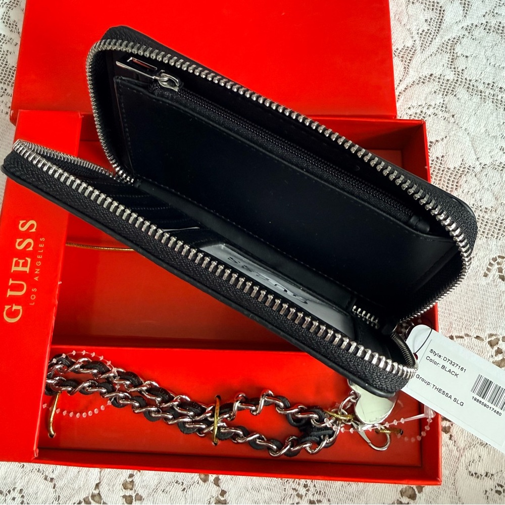 GUESS Black Wallet with Silver Heart keychain. NWT boxed giftset - Picture 3 of 9